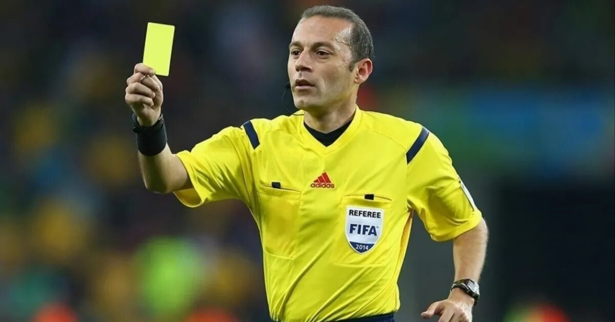 Will there be more than 3 yellow cards in the first half of the final?